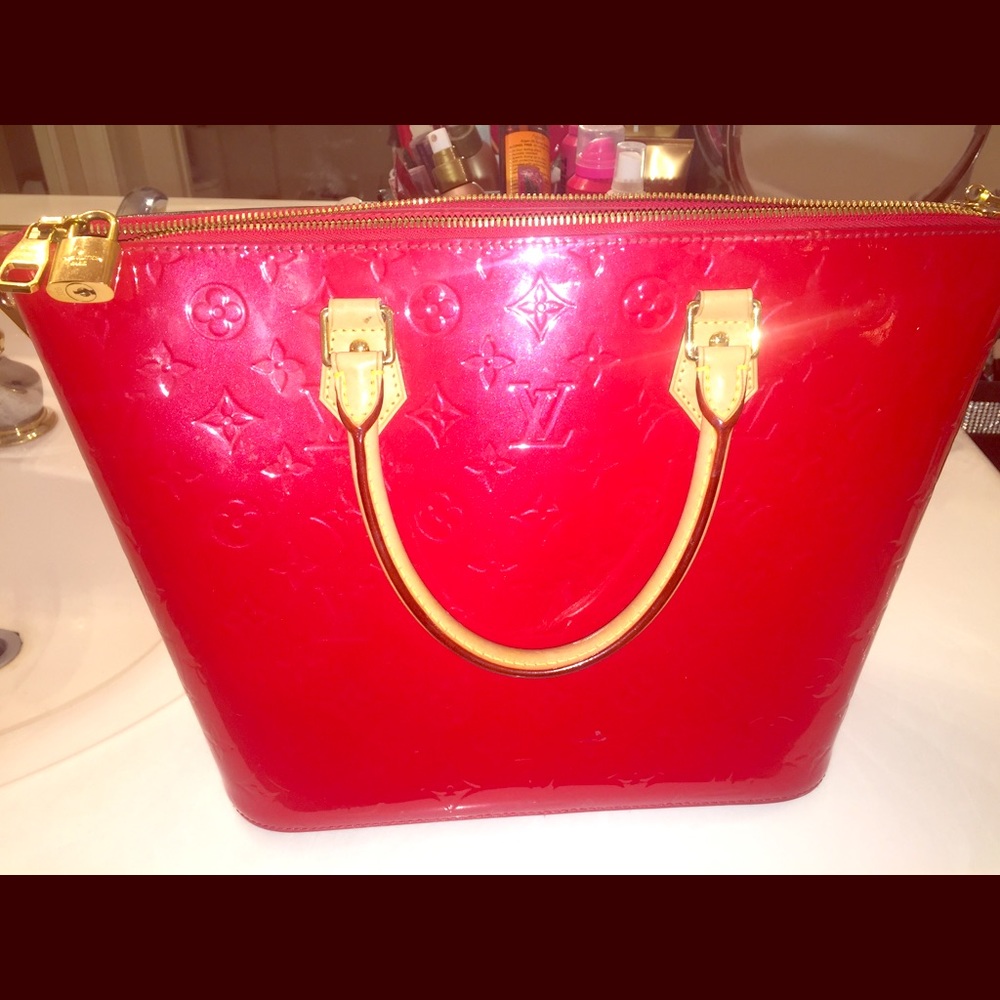 Amazing Louis Vuitton authentic!
